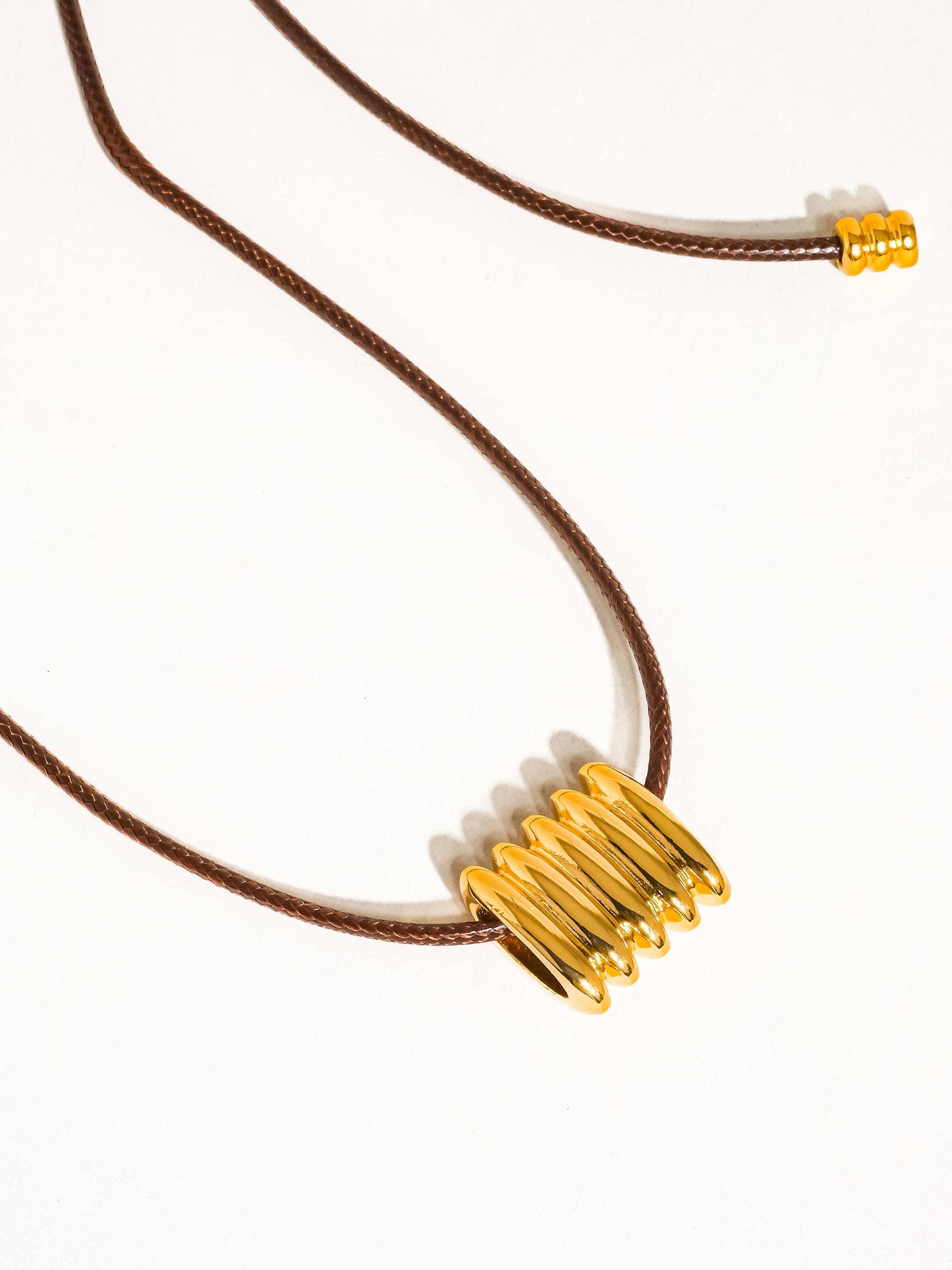 Chant 18K Gold Black Leather With Stripe Pendant Choker: Yellow Gold